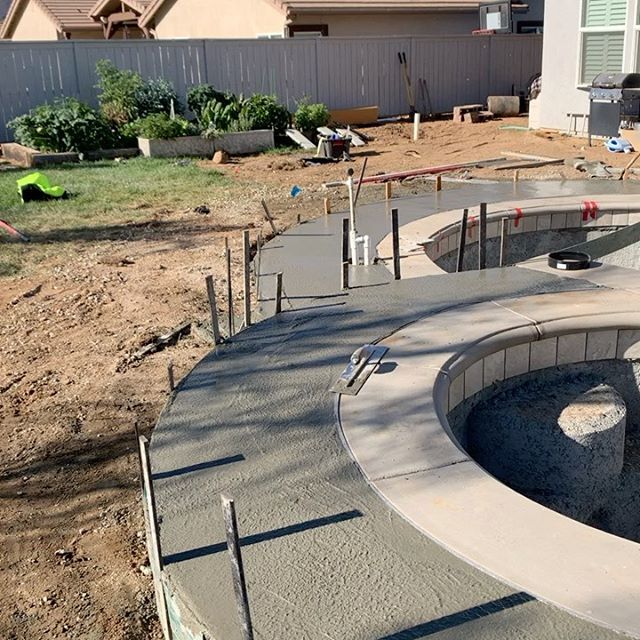 custom-pools-riverside